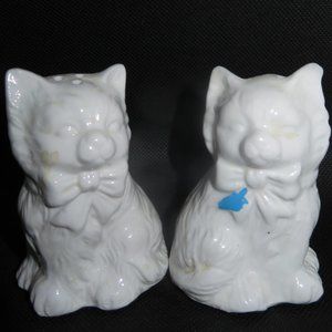 *Vintage* White CAT Salt & Pepper Shakers Unpainted 3.75" (F53)